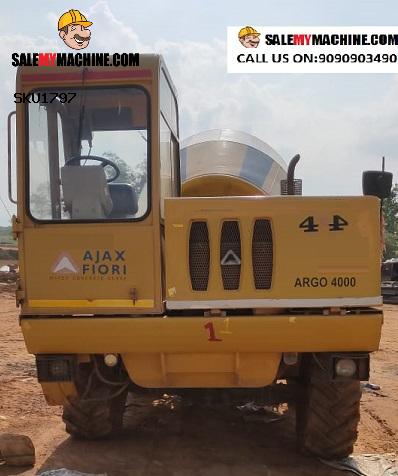 SELF LOADING CONCRETE MIXER